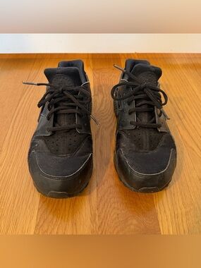 Nike Air Huarache Sneakers in Triple Black